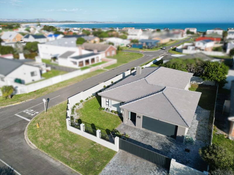4 Bedroom Property for Sale in Franskraal Western Cape